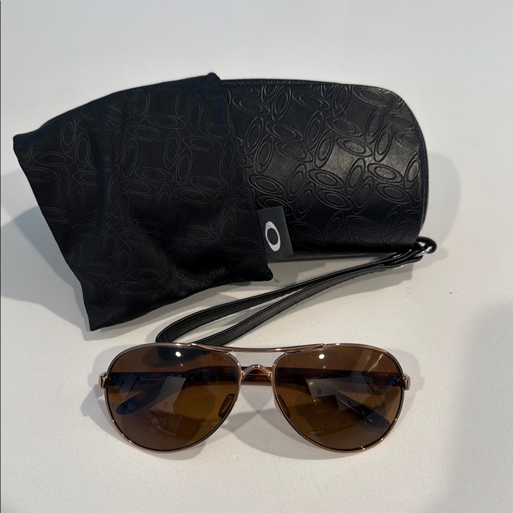 Oakley Brown Aviator Sunglasses with Metal Frame